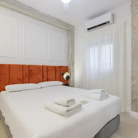 Plaza Victoria Apartment